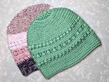 Load image into Gallery viewer, Puffs &amp; Beads Beanie PATTERN
